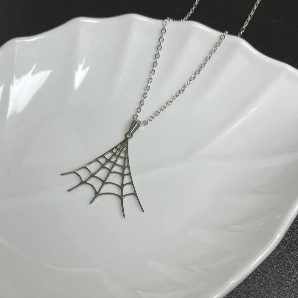 Stainless Steel Necklace Spide - Men'S Fashion Today recension och pris